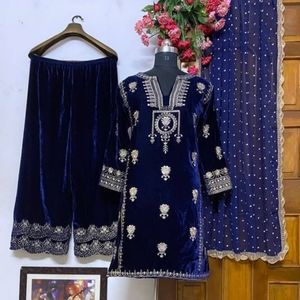 Velvet shalwar kameez in navy Blue XS - 34